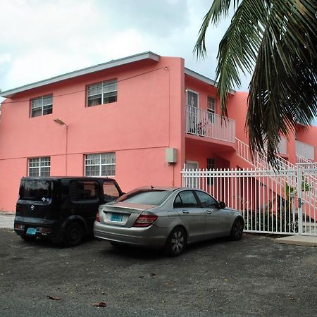Tropical Hideaway Apartment Nassau Bagian luar foto