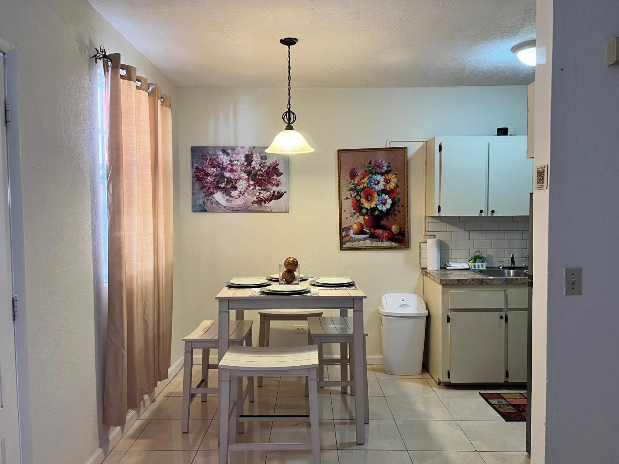 Tropical Hideaway Apartment Nassau Bagian luar foto