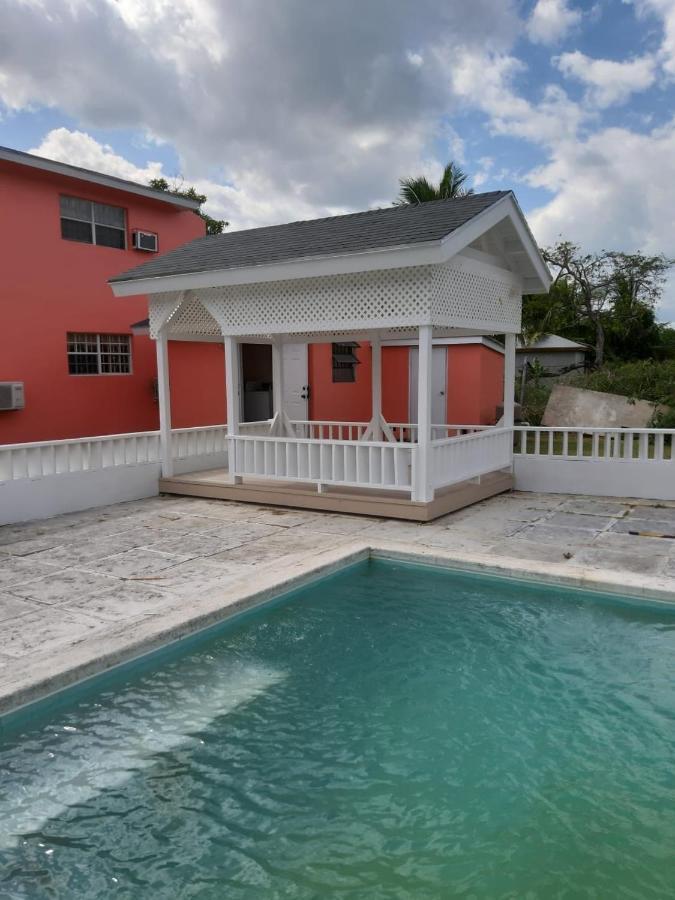 Tropical Hideaway Apartment Nassau Bagian luar foto