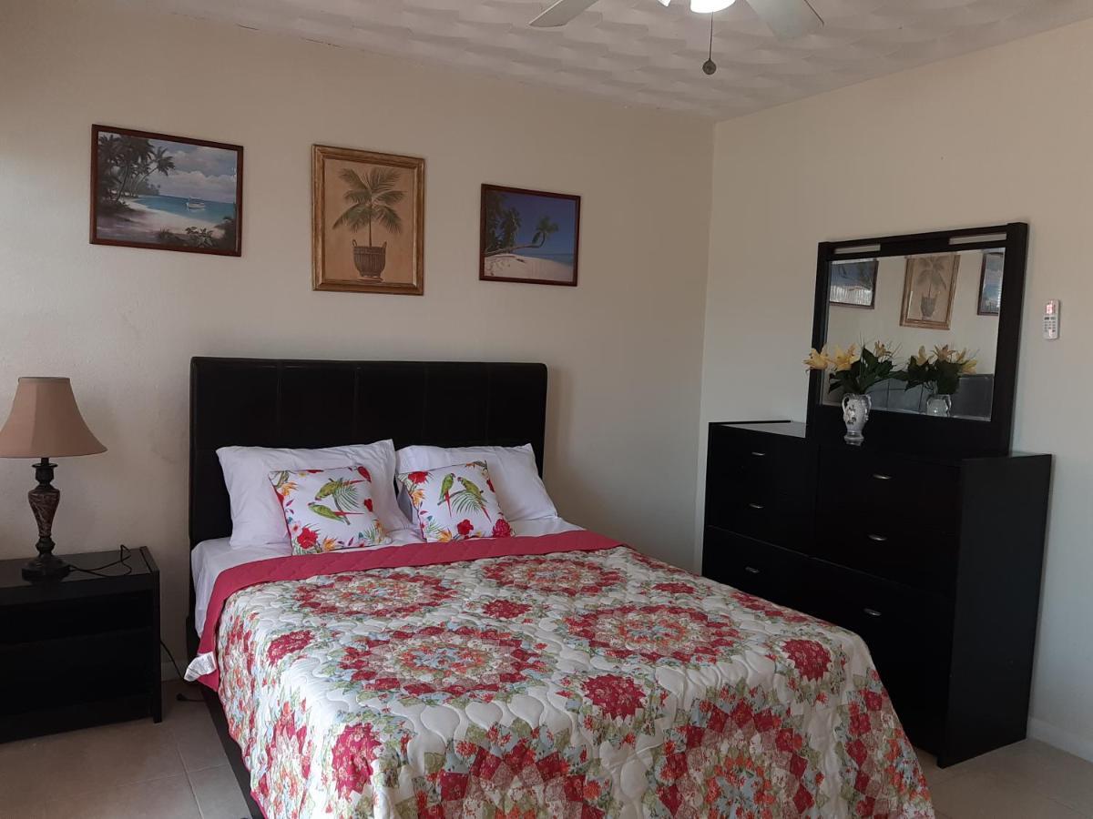 Tropical Hideaway Apartment Nassau Bagian luar foto