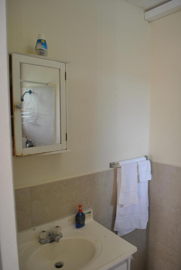 Tropical Hideaway Apartment Nassau Bagian luar foto